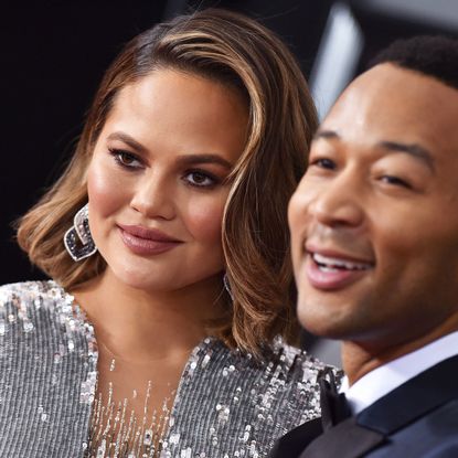 Hair, Facial expression, Eyebrow, Beauty, Nose, Skin, Hairstyle, Smile, Fashion, Lip,