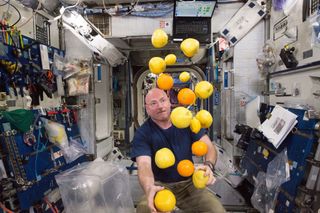 Astronaut Scott Kelly Corrals Fresh Fruit