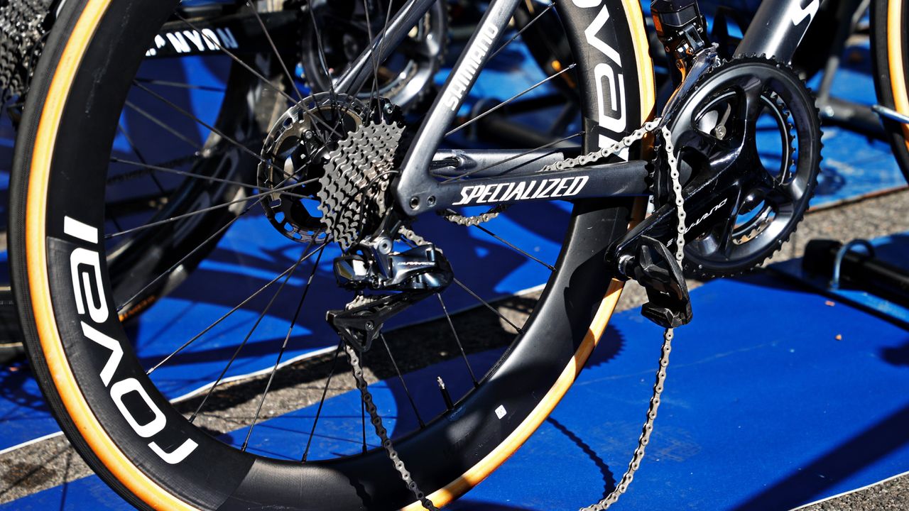cavendish chain off