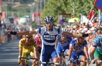 Alessandro Petacchi (Fassa Bortolo) wins the stage