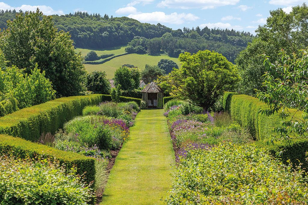 Houses for sale with impressive gardens: High Garden, Kenton Exeter