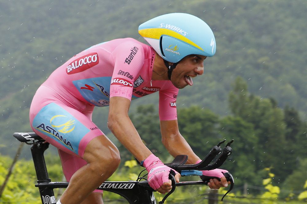 Fabio Aru suffered in the cold and wet of stage 14 and surrendered the pink jersey back to Contador.