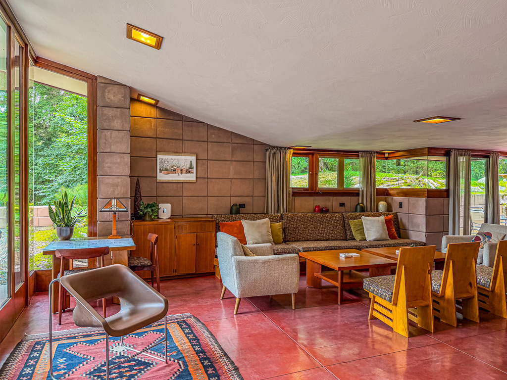 The main living room