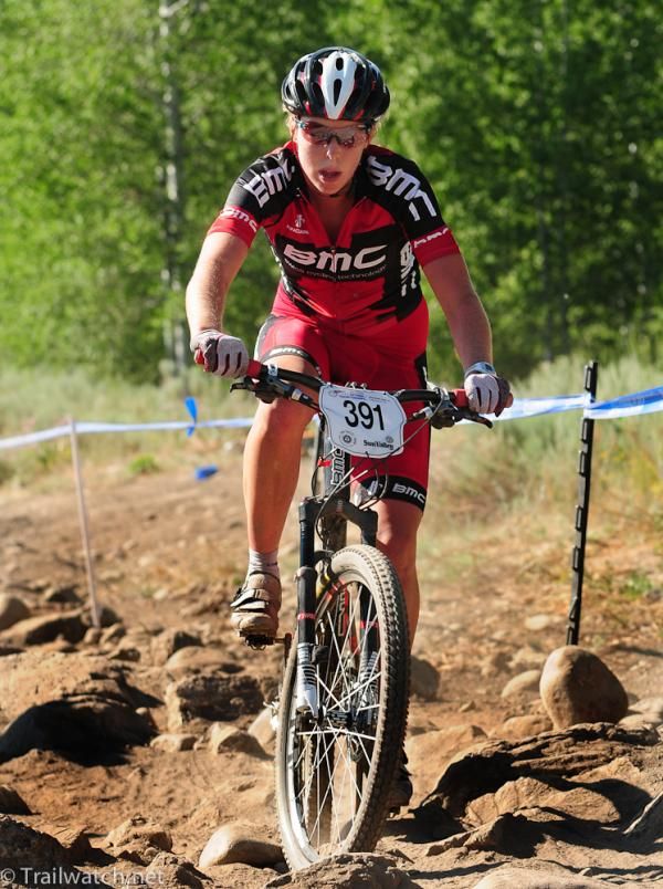 Erica Zaveta (BMC) races in third place