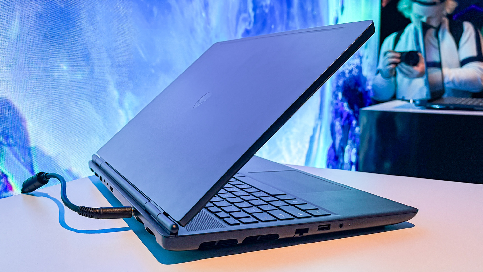 Alienware 16 Area-51