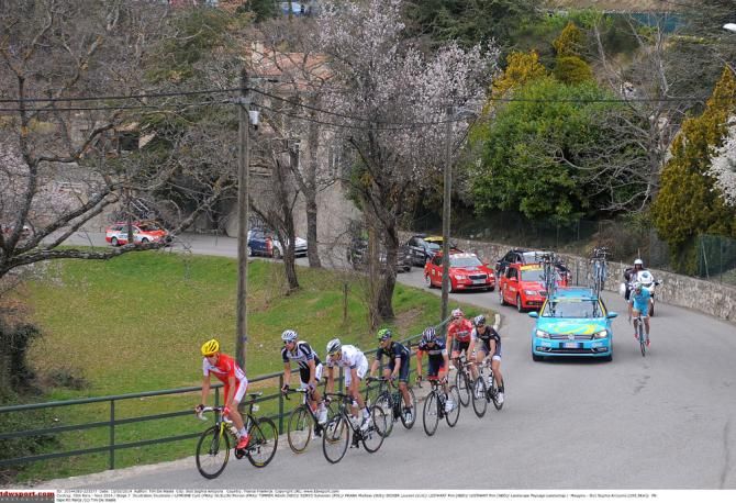 The race leaders wind their way uphill