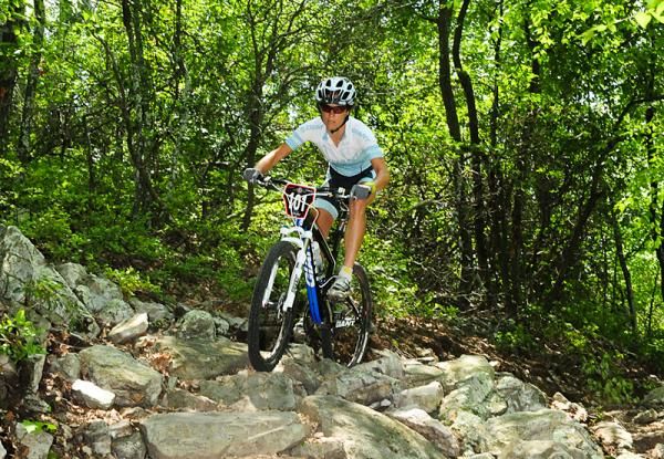 Kelli Emmett (Giant) rides through one of the countless rock gardens.