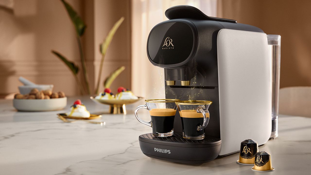 L&#039;Or barista coffee machine with two spouts