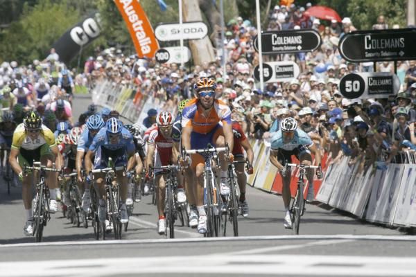 Michael Matthews (Rabobank) beat Simon Gerrans (GreenEdge) and Alejandro Valverde (Movistar) for second.