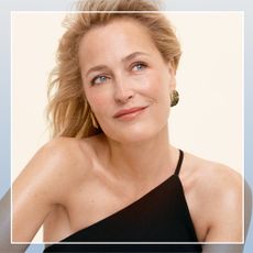 Gillian Anderson Glowdown image