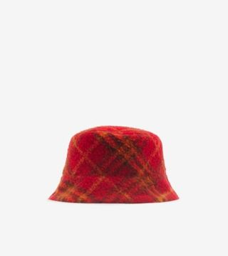 Reversible Check Fleece Bucket Hat in Currant - Men | Burberry® Official