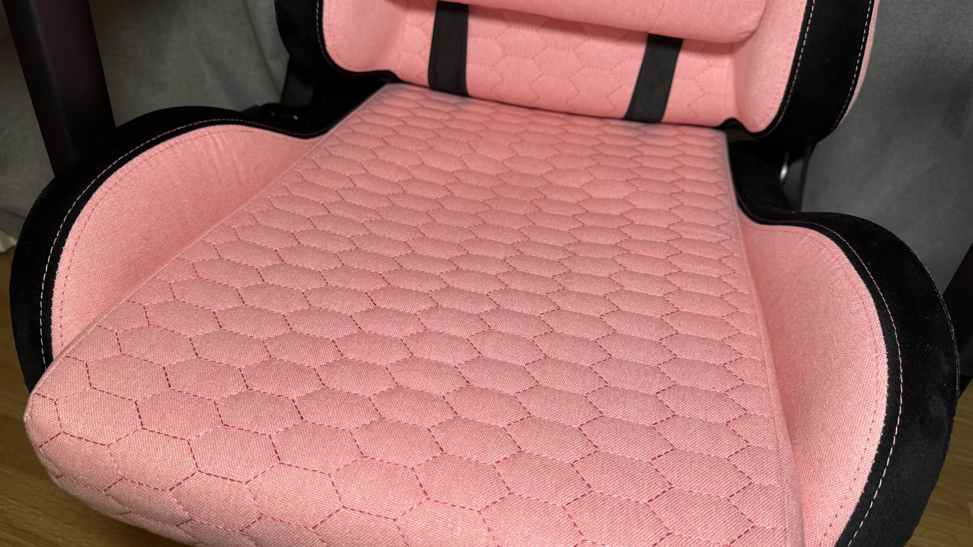 The seat base of the GT Omega Pro Series Gen 2