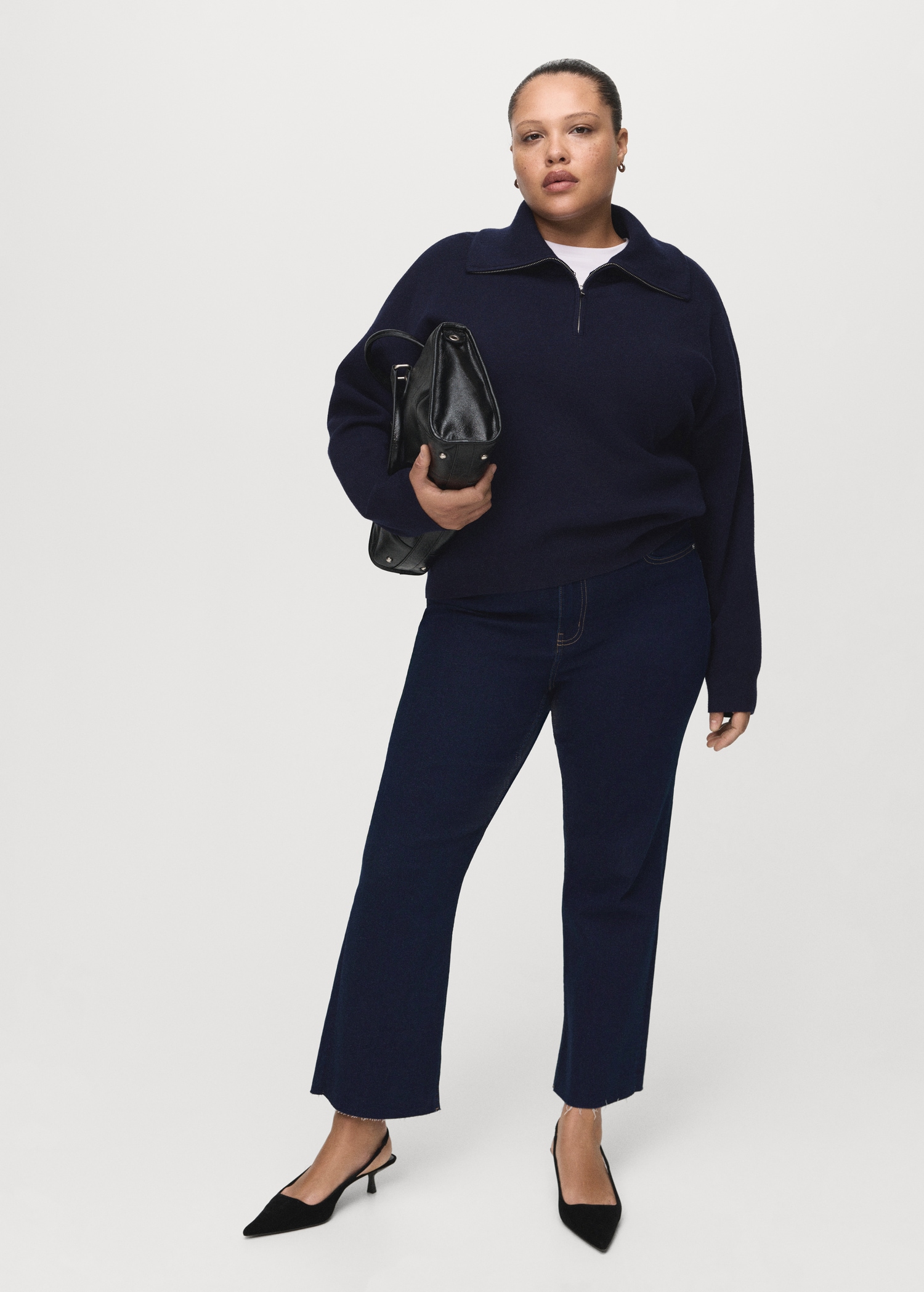 Sienna Flared Cropped Jeans - Women | Mango United Kingdom