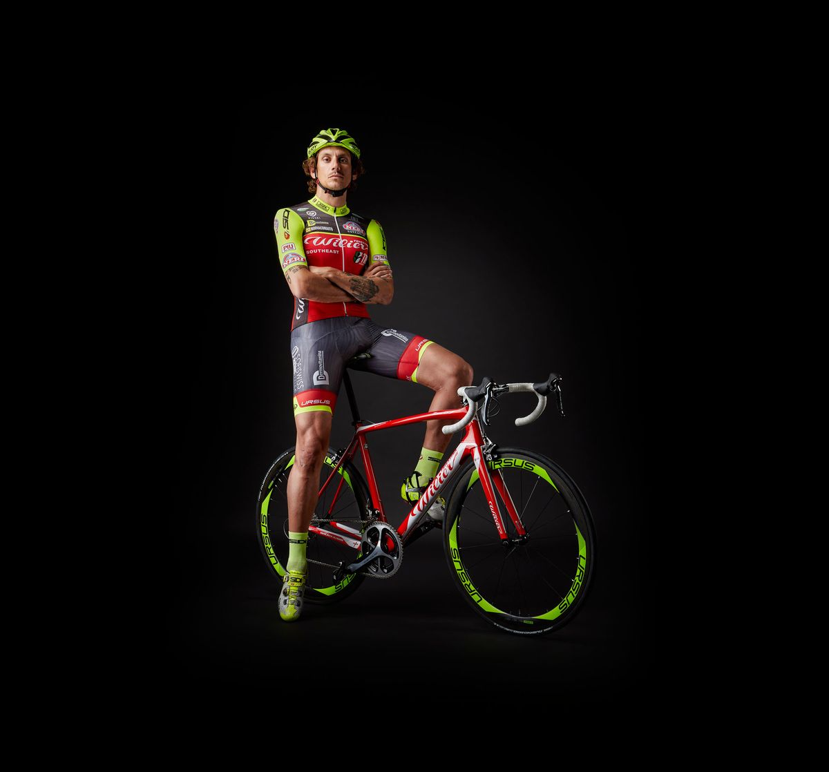 Filippo Pozzato shows the new team kit.