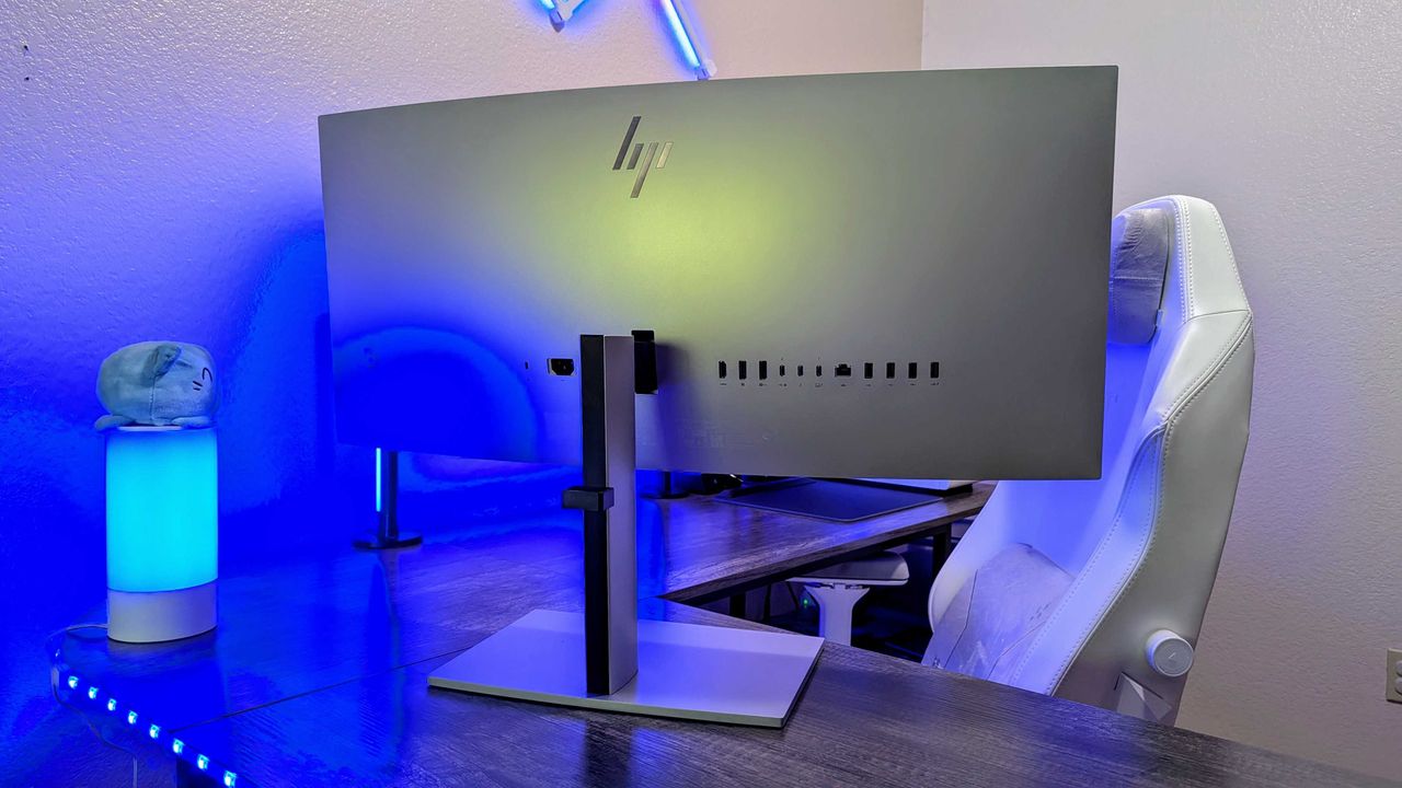 Image of the HP Series 7 Pro 34 WQHD Conferencing Monitor (734pm).