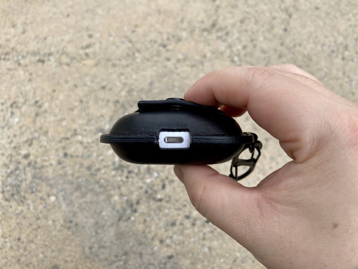 Bottom opening on TwelveSouth AirSnap Pro