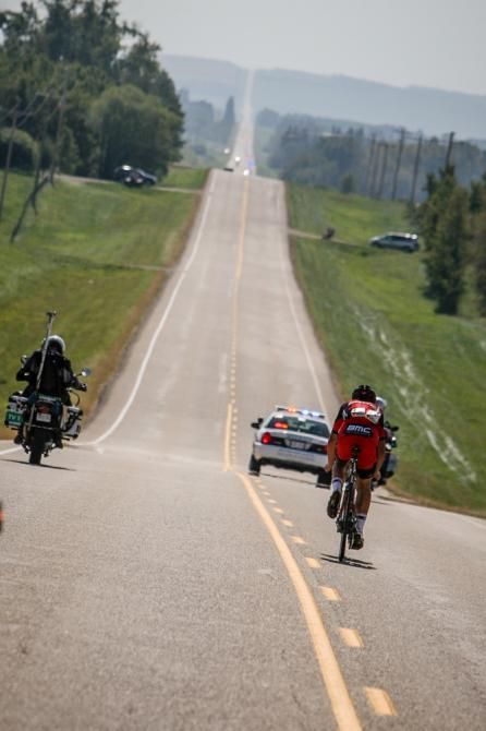 A long road ahead for the breakaway riders.