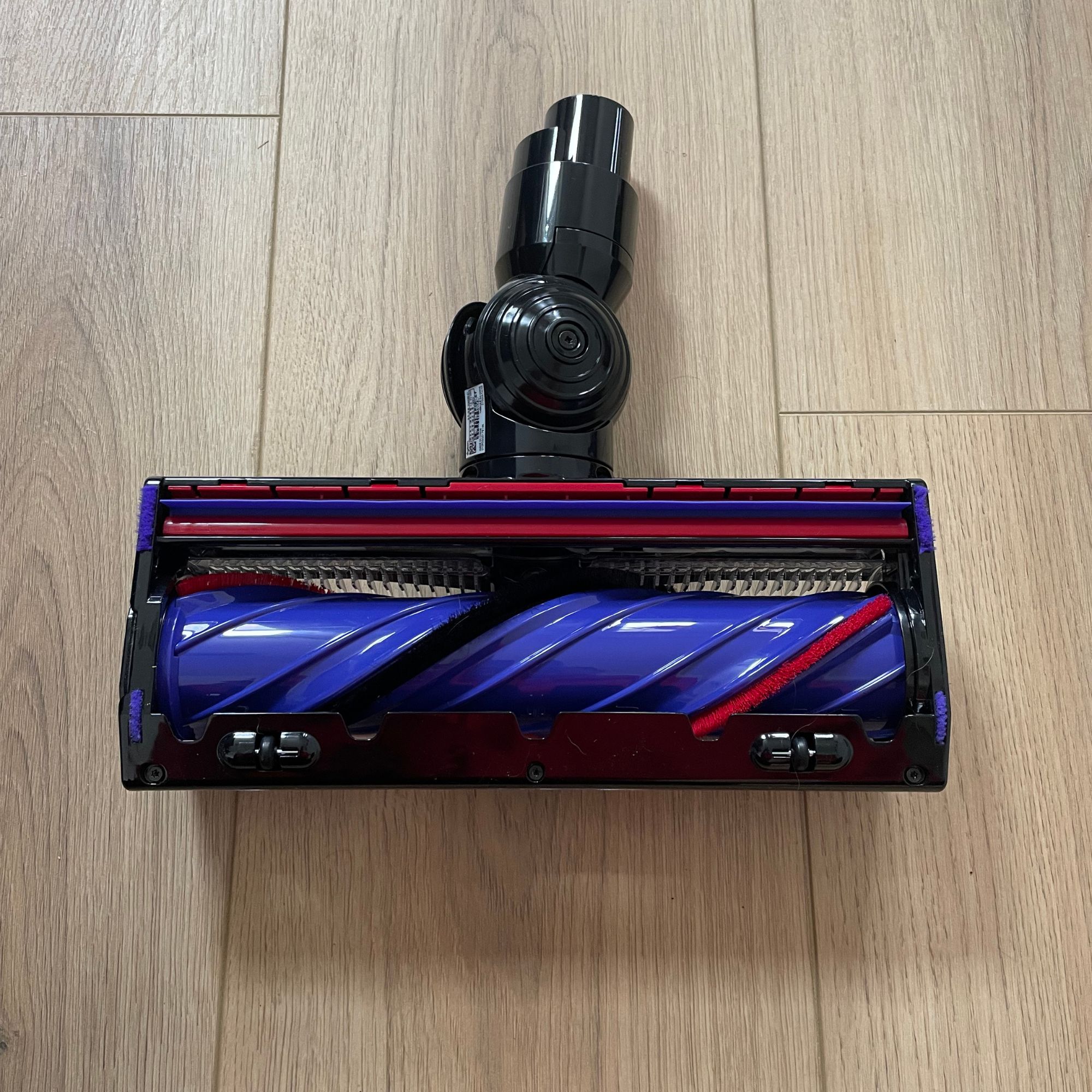 Upside down floorhead of the Dyson V8 Cyclone