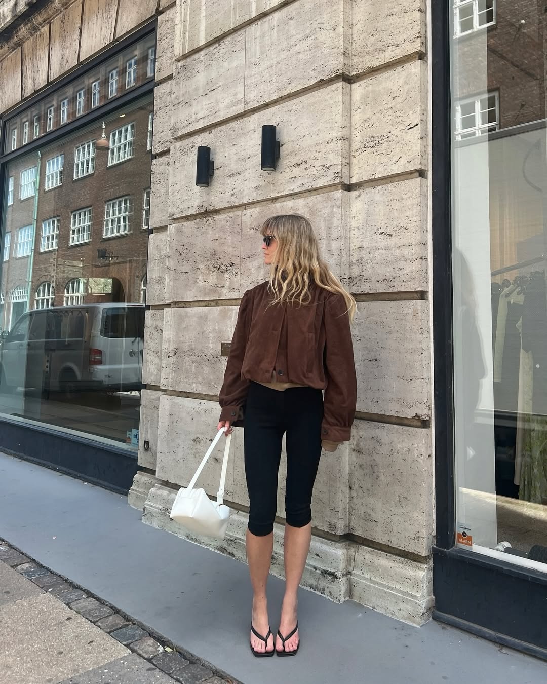 Jeanette Madsen in capris