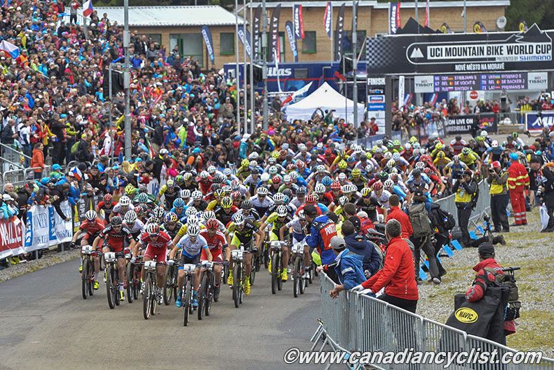 The men' start of the race