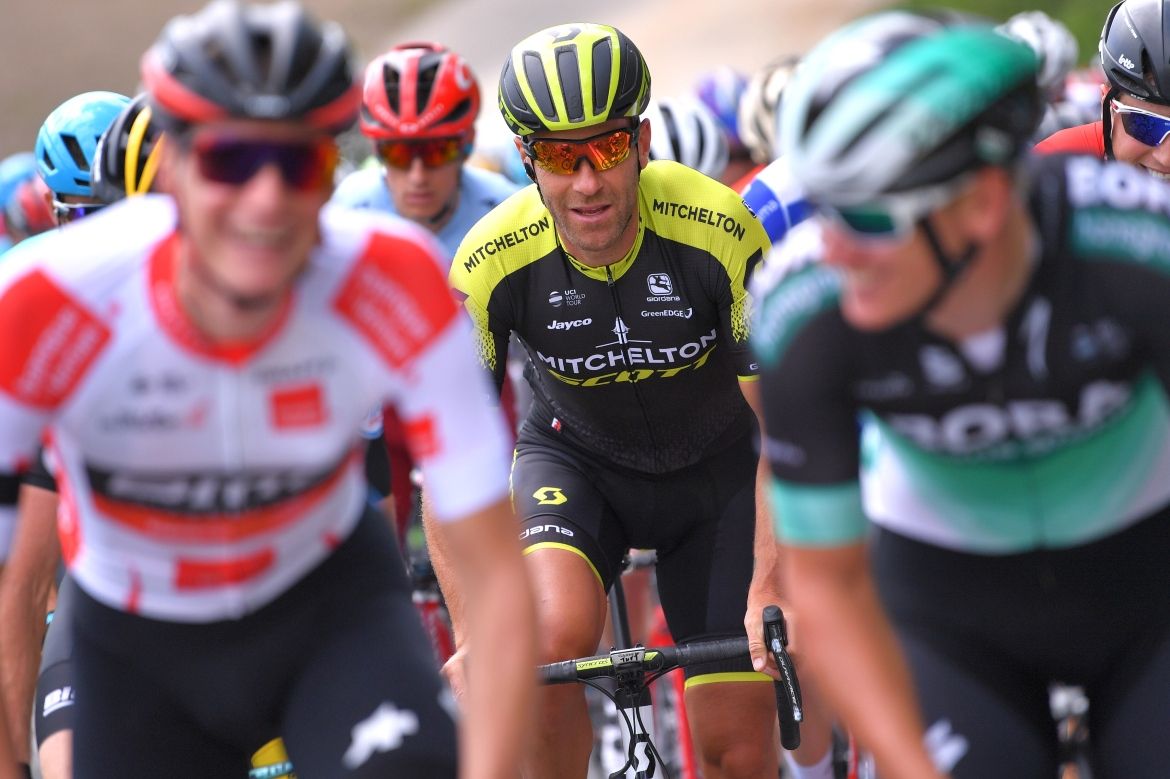 Svein Tuft (Mitchelton-Scott) in the bunch