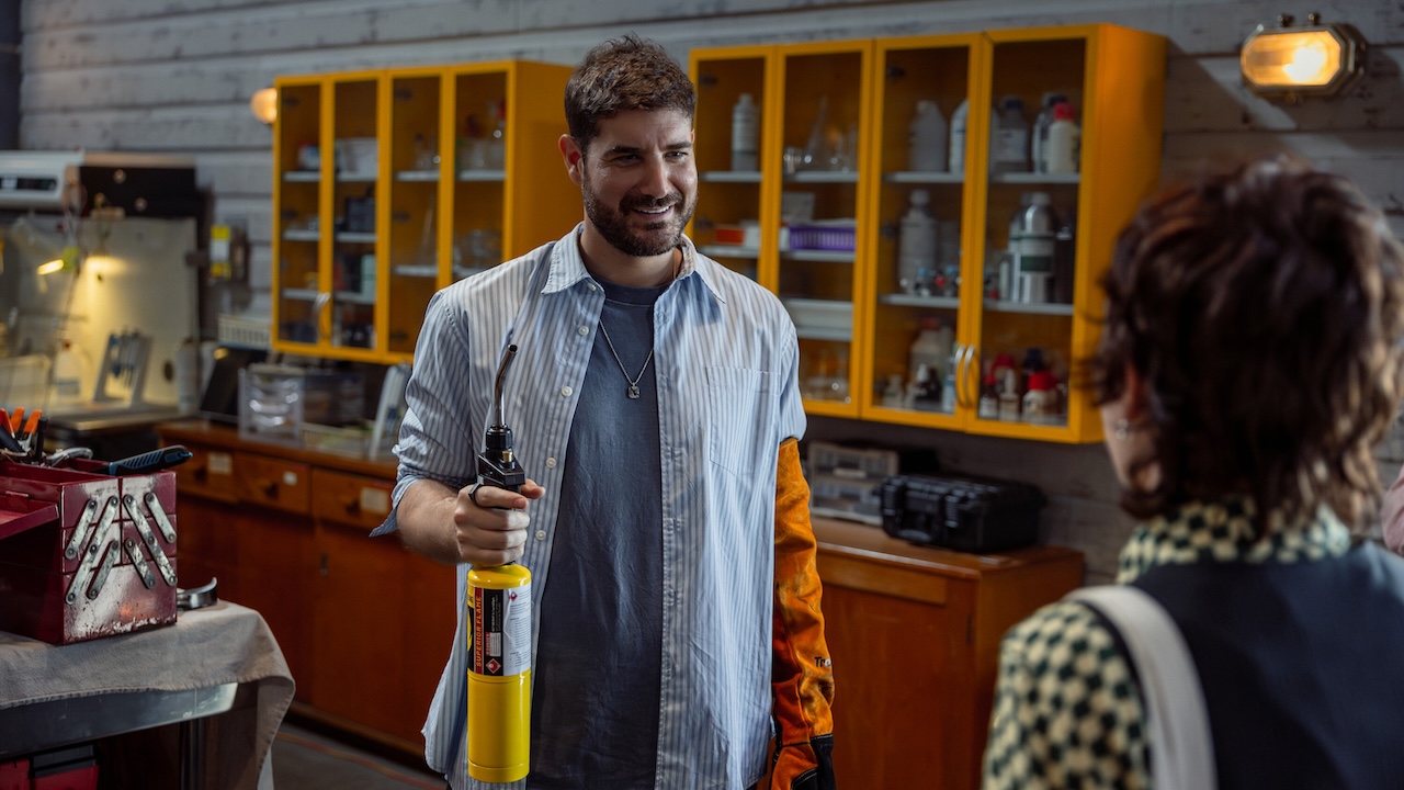 Trigger talking to Blue as he's holding acetylene torch in NCIS: Sydney