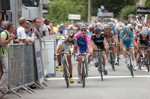 Stage winner Grega Bole (Lampre-Farnese Vini) and Peter Velits (Team HTC - Columbia) make contact.