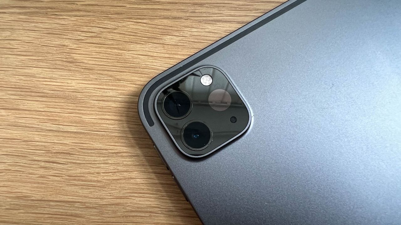 A closeup of the 12.9in Apple iPad Pro's camera array
