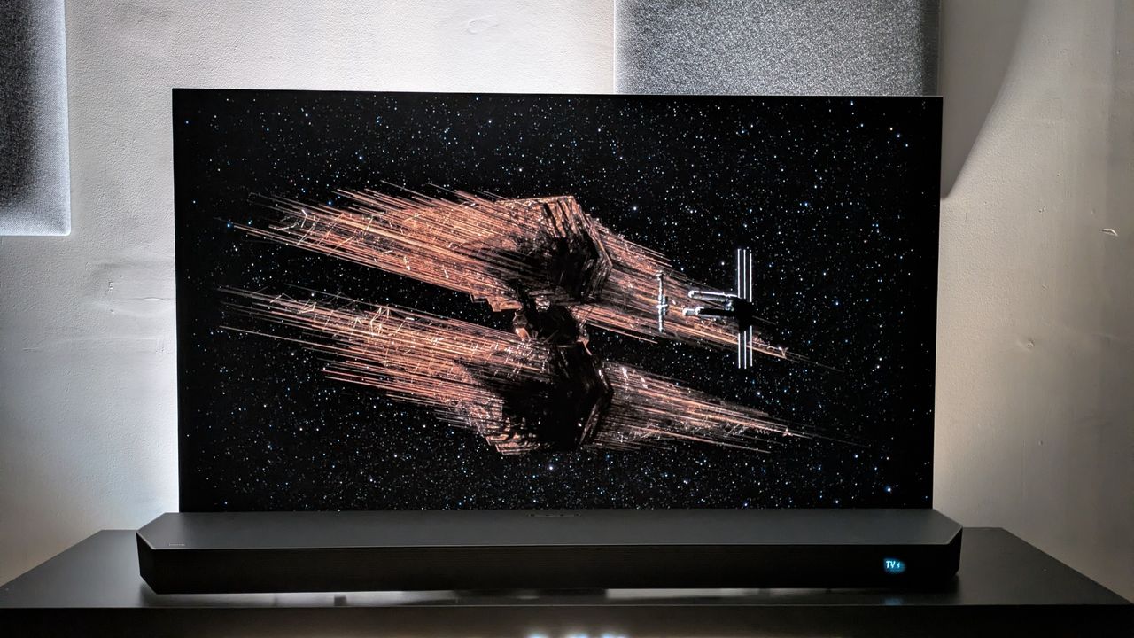 Project Hail Mary 4K Blu-ray on LG G6 showing shot of ship in space
