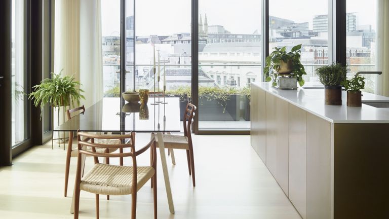 Farringdon apartment with neutral interiors and lots of plants