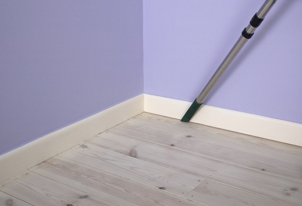 Painting Skirting Boards StepbyStep DIY Guide Homebuilding