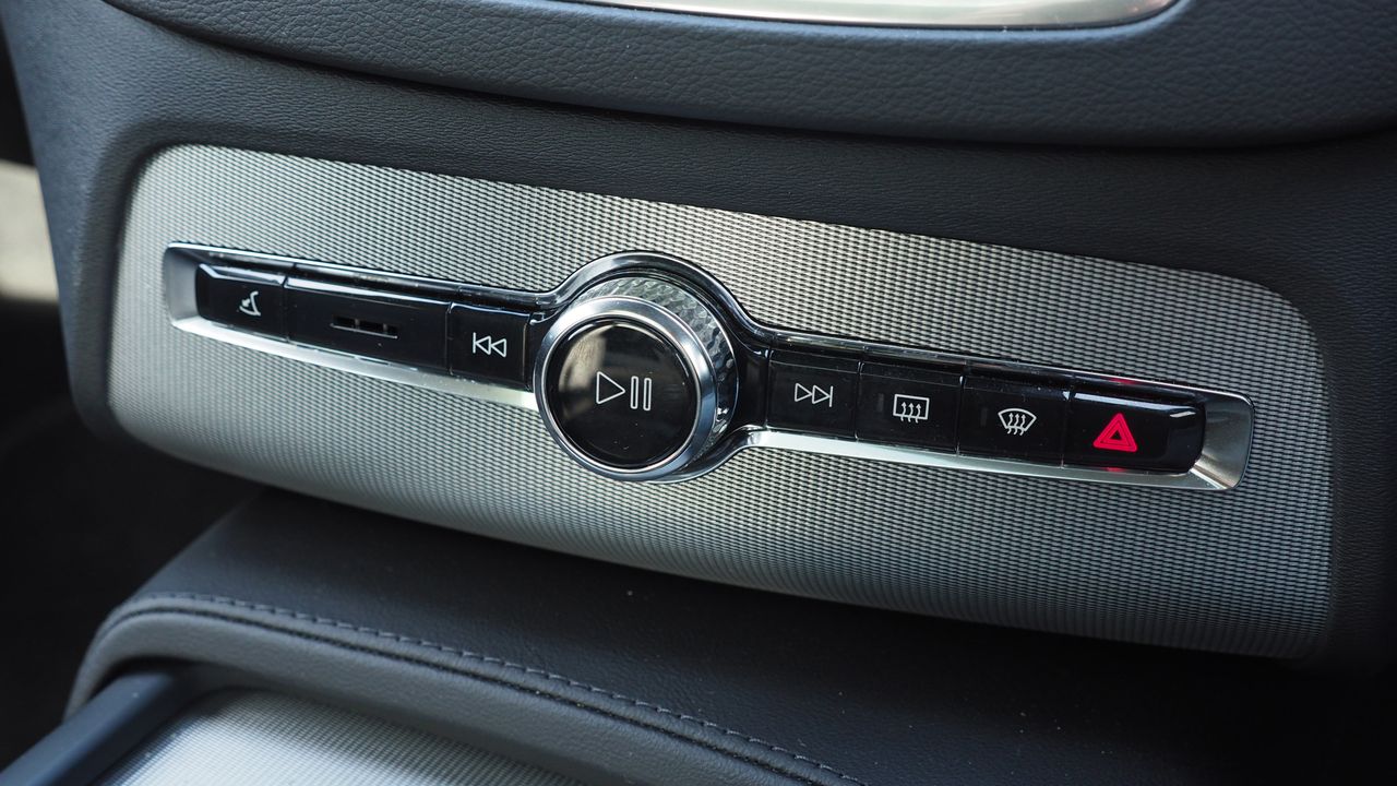 Volvo XC90 Recharge interior