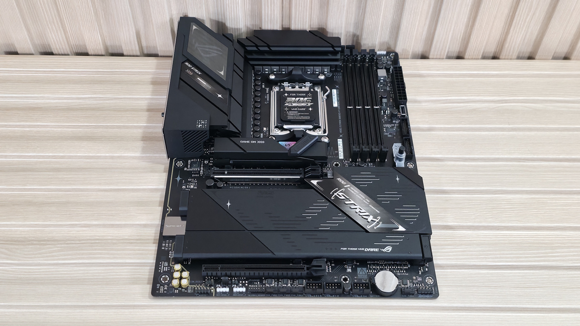 Asus ROG Strix B850-F Gaming Wifi Neo - Board images