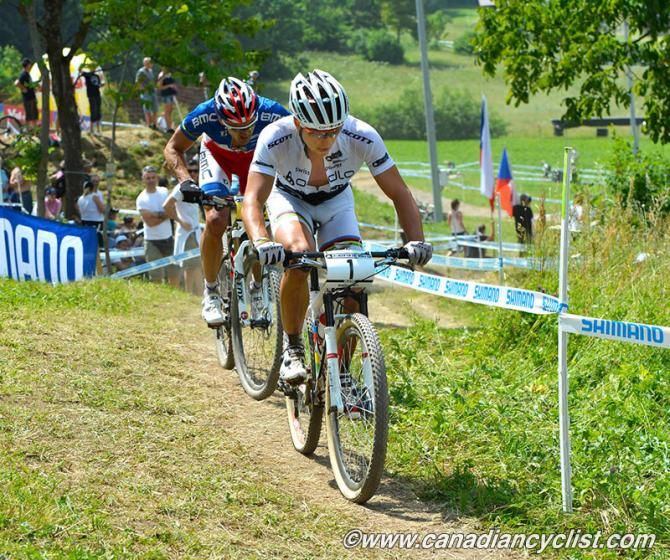 Nino Schurter (Scott Swisspower MTB Racing Team) leading Julien Absalon (Bmc Mountainbike Racing Team)