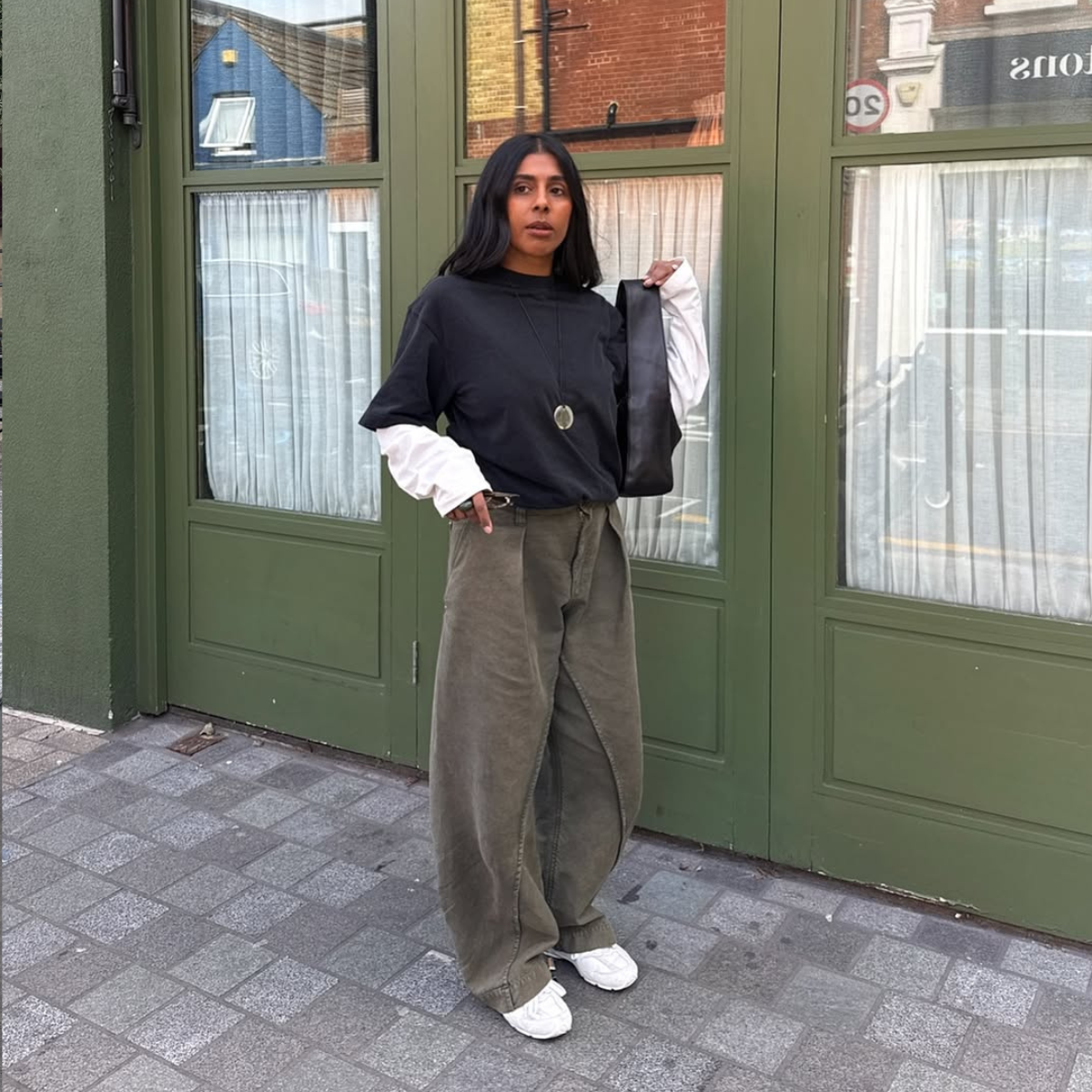 Monikh wears khaki