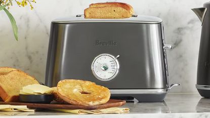 Breville The Toast Select Luxe Toaster 