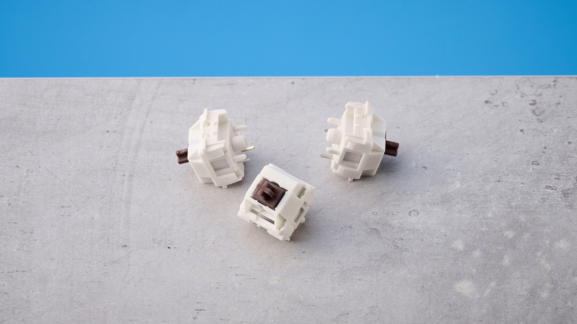 The Wobkey Crush 80 in warm silver colorway