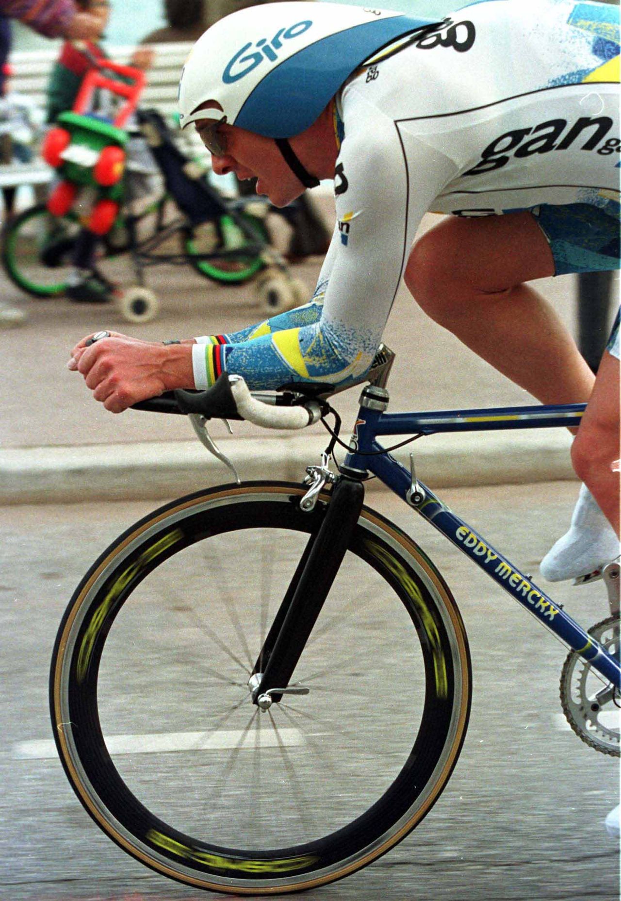 The final time trial of Paris-Nice shifted from the Col d'Eze to the Promenade des Anglais in 1996, and Chris Boardman duly scorched to victory.