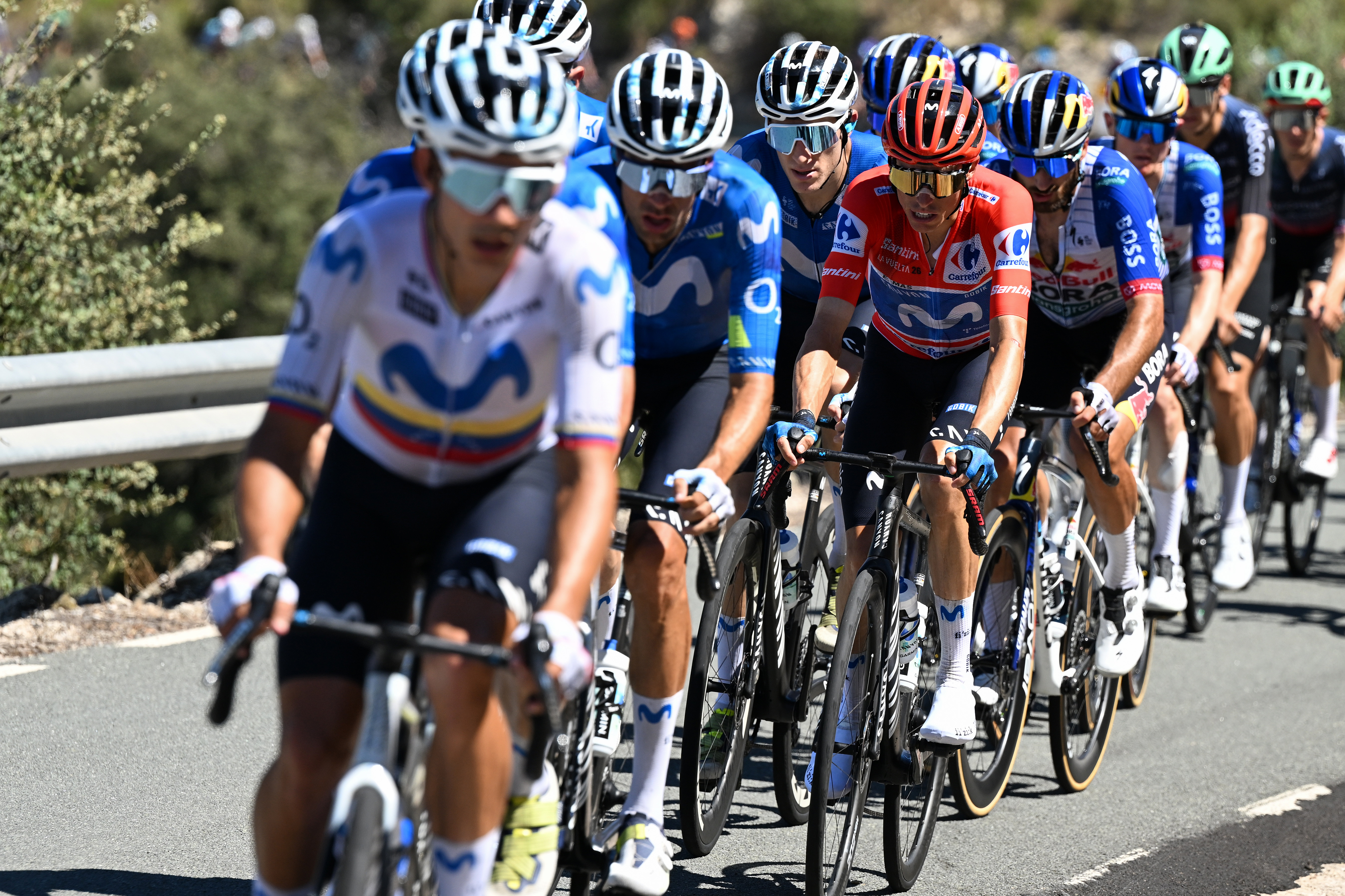 Movistar sets the pace for race leader Enric Mas