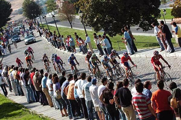 Cobbles made the finishing circuit challenging
