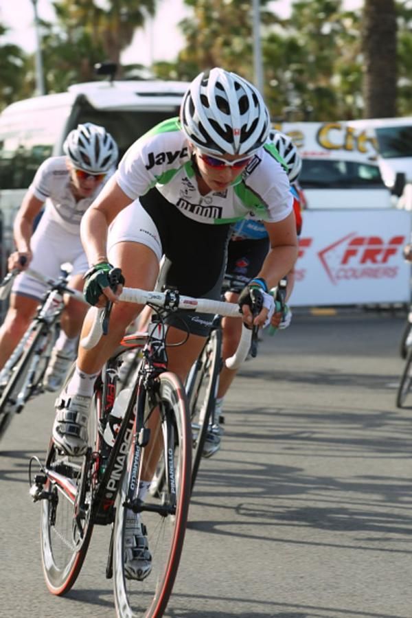Sprint competition leader, Tiffany Cromwell (Honda) increases the pace towards the end of the race