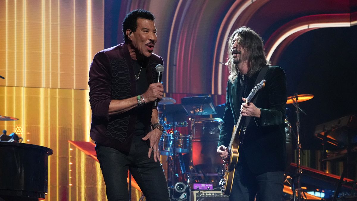 Dave Grohl and Lionel Richie