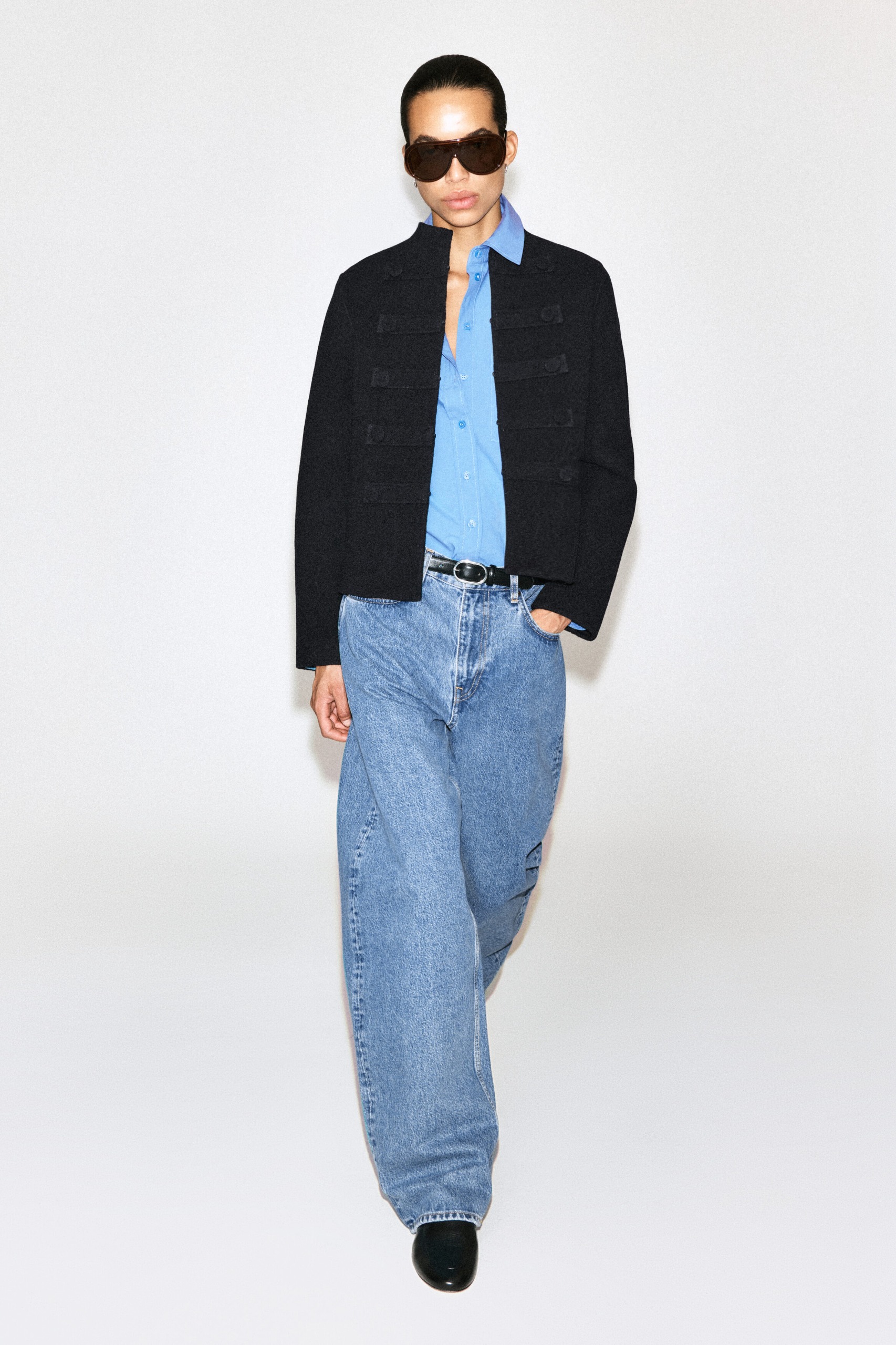 Inlet Curved-Leg Jeans