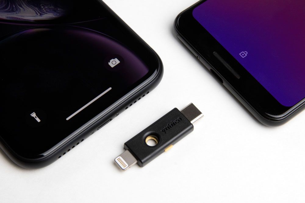 nål ægtefælle parallel Hands-on: Yubico iPhone Security Key Works with Lightning and USB-C | Tom's  Guide