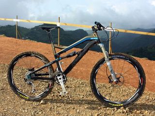 Orbea's redesigned Rallon boasts an impressive suspension design, a reasonably lightweight chassis, excellent handling and great aesthetics.