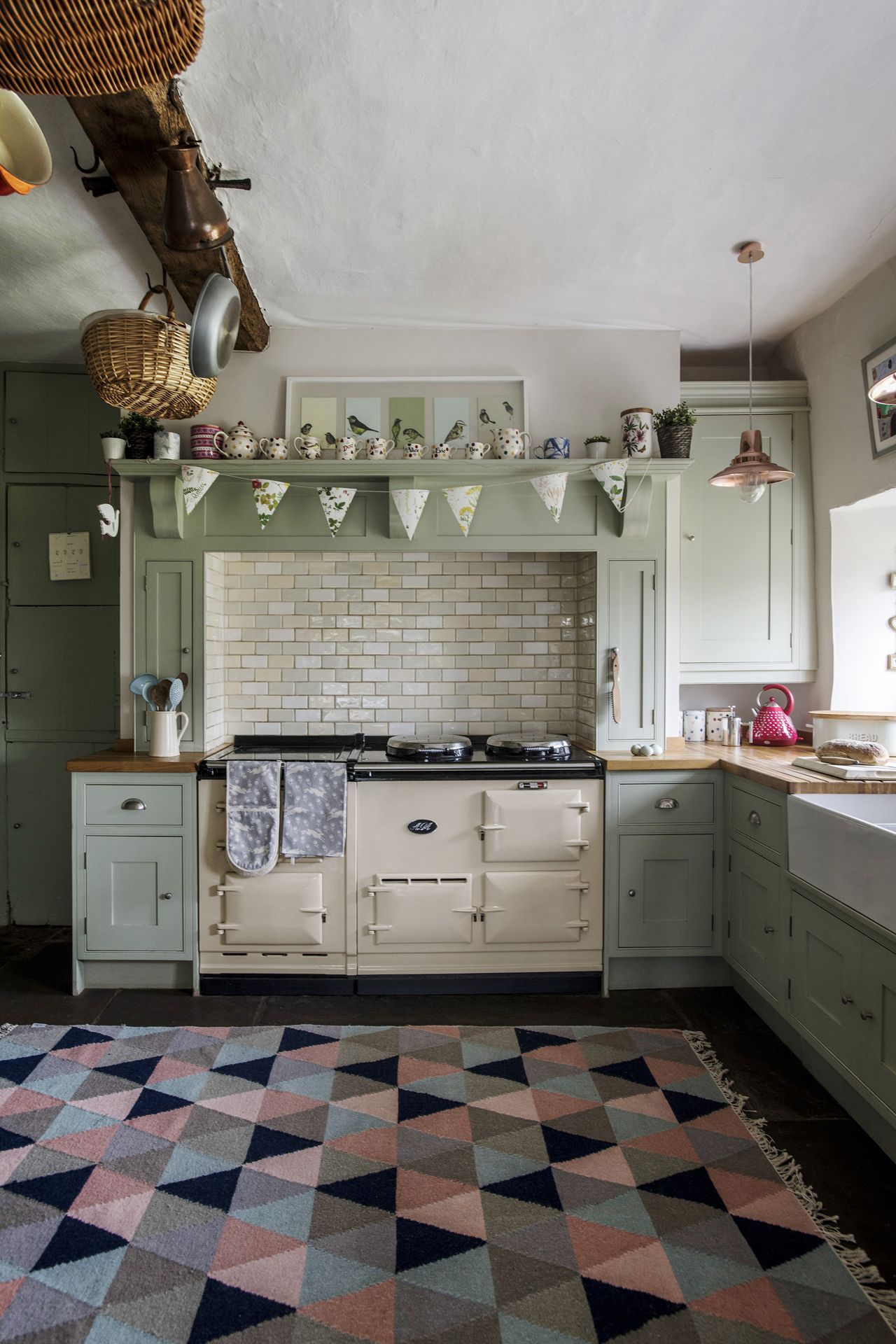 Vintage kitchen ideas: 12 designs for character and charm | Homes and ...