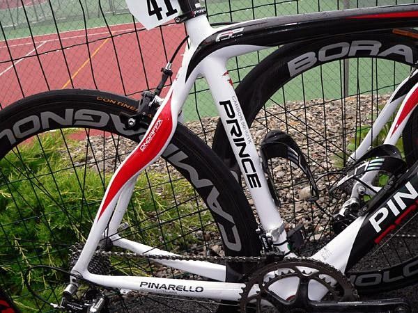 New, even curvier Onda FPX stays grace the rear end.