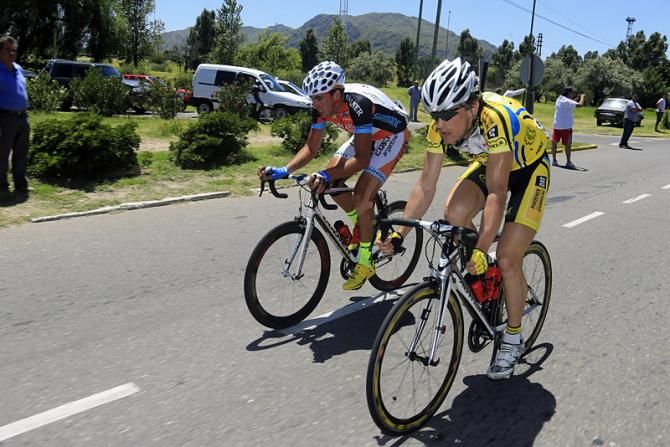 Emmanuel Guevara (San Luis Somos Todos) and Vojitech Hacecky (ASC Dukla Praha) attacked early on stage 5.