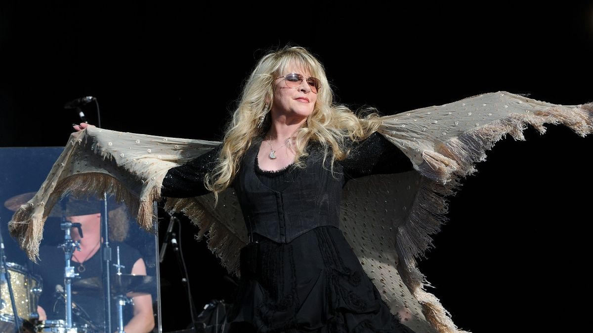 Stevie Nicks performs live on stage during the third day of the &#039;Hard Rock Calling&#039; music festival at Hyde Park on June 26, 2011 