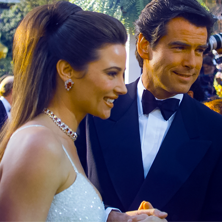 ournalist Keely Shaye Smith and actor Pierce Brosnan attend the 68th Academy Awards at the Dorothy Chandler Pavilion, March 25, 1996 in Los Angeles, California.